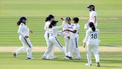 Mandhana, Harmanpreet and Deepti star as India post 285, reduce England to 21/1 on day 1 at Lord's