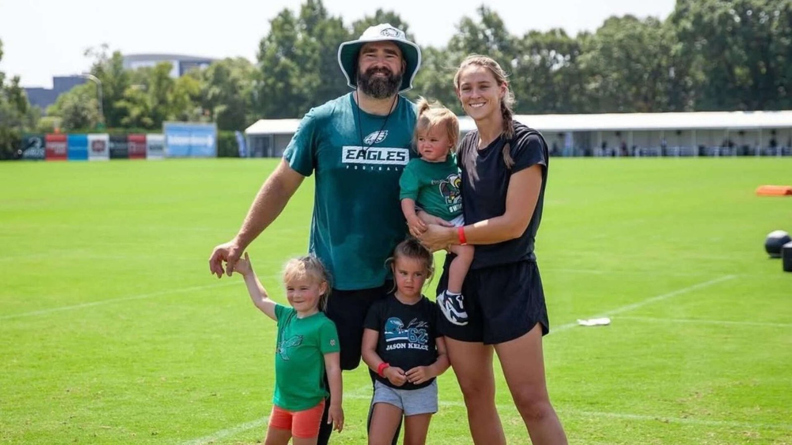 Jason and Kylie Kelce's daughters serve as flower girls