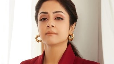 Jyotika is married to Suriya with whom she shares two children: a daughter, Diya, and a son, Dev. Jyotika is married to Suriya with whom she shares two children: a daughter, Diya, and a son, Dev.