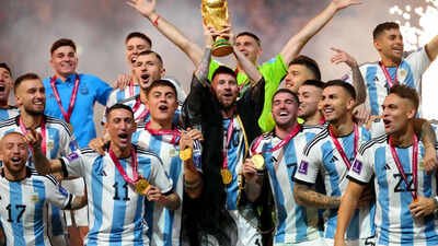 Kelci-Rose Bowers showed the personalized mate collection Lionel Messi gave Marcos Senesi after Argentina’s 2026 World Cup campaign. (Image via Getty) Did Lionel Messi really give every Argentina player a gold Stanley set after losing the World Cup? Here’s the truth behind the viral gift