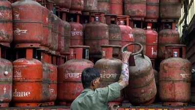 Expanding the use of ethanol as a cooking fuel could help India lower its reliance on LPG and reduce its growing fuel import bill. (ANI photo) After cars, now ethanol may make its way to your kitchen: Plans in the works to introduce it as mainstream cooking fuel alongside LPG