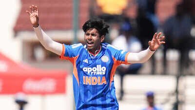 Mayank Yadav (Pic credit: BCCI) Mayank Yadav scripts a rare record with first-ball wicket in IND vs ZIM Harare T20I