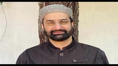 Mirwaiz Umar Farooq (File photo) After Farooq’s protest invite, Mirwaiz calls for Art 370 inclusion, BJP shreds NC over 2010 killings