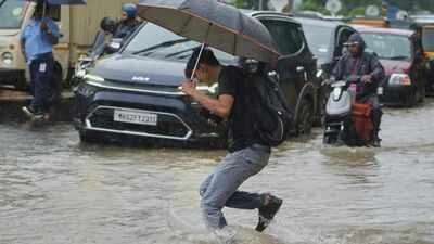 The relentless rainfall also claimed a life in Kurla. Mumbai rain chaos: Flights hit, roads flooded, daily life disrupted — top developments