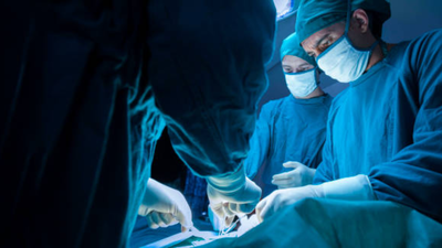 Representational image Mumbai woman nearly loses finger and suffers deep injuries on head after door slams shut on her; doctors successfully replant finger within hours despite challenges like diabetes and tobacco chewing habit