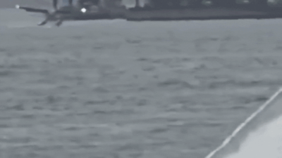 All eight occupants were rescued, while two people suffered minor injuries Watch: Seaplane carrying eight crash lands in New York's East River