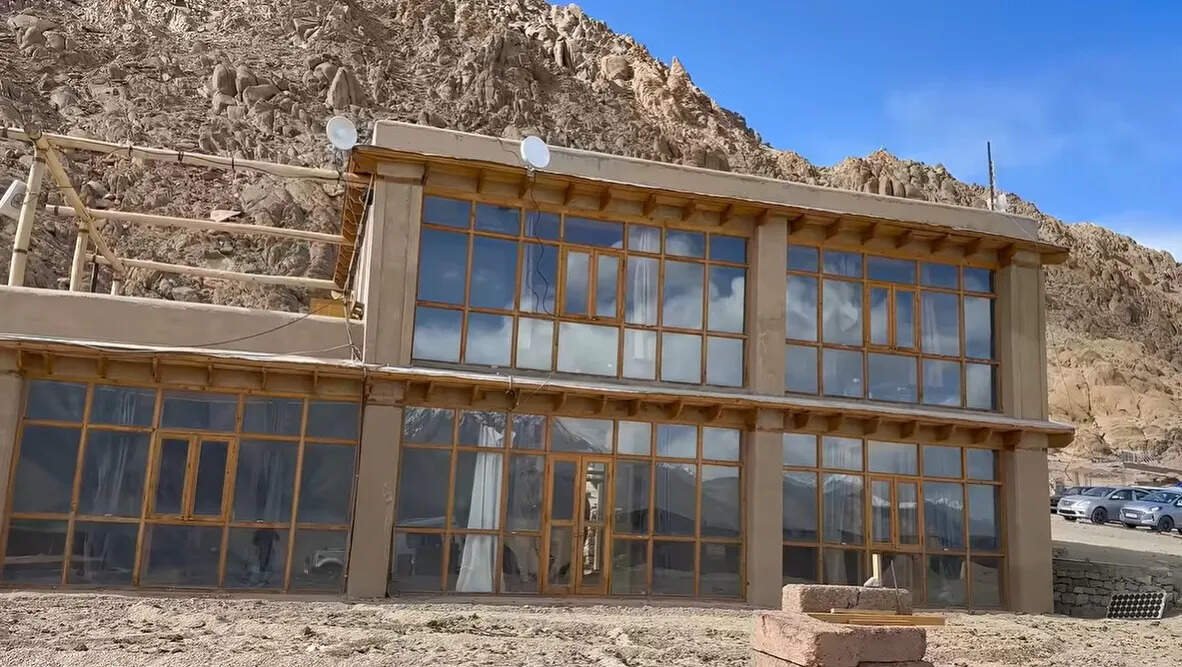 One-side-of-Sonam-Wangchuks-house-is-made-fully-of-glass-to-keep-the-house-warm-during-the-winters.