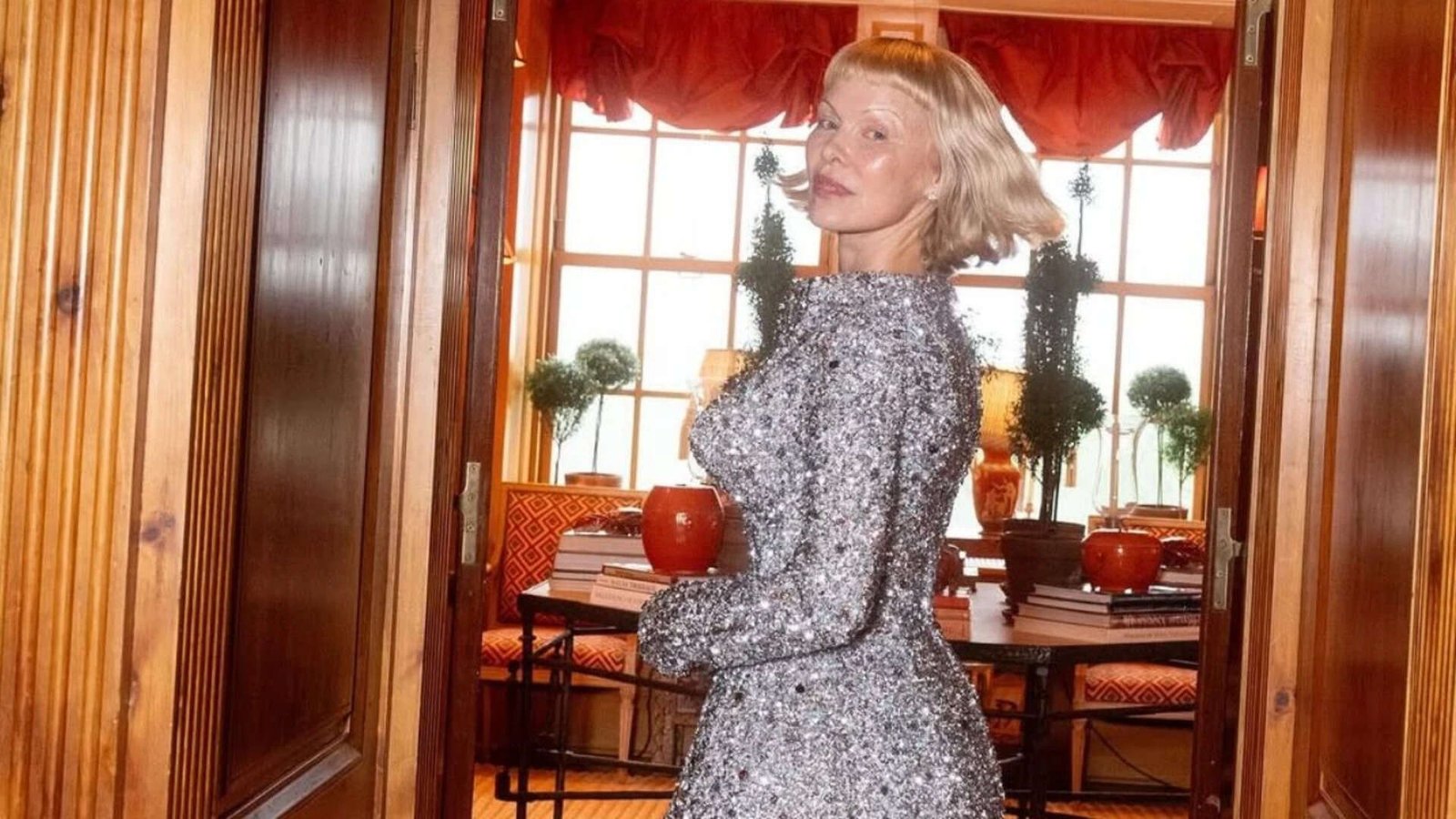 Pamela Anderson proves less is more with refined wedding style