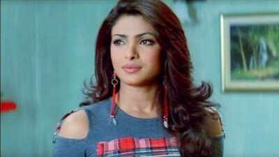 Priyanka Chopra jokes about 2004 thin eyebrows; shares 'Mujhse Shaadi Karogi' OLD image as the film celebrates 22 years of its release Priyanka Chopra jokes about 2004 thin eyebrows; shares 'Mujhse Shaadi Karogi' OLD image as the film celebrates 22 years of its release