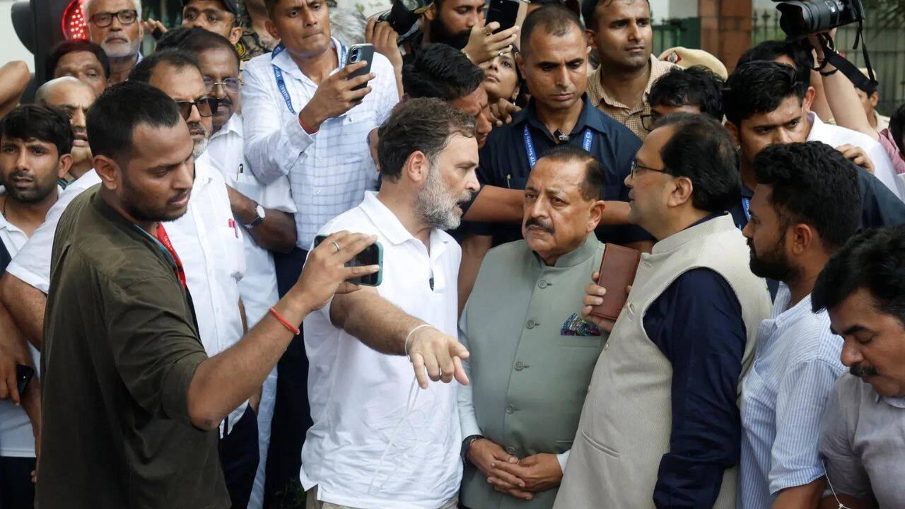Rahul Gandhi, Jitendra Singh, Govind Mohan
