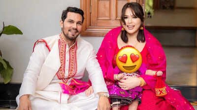 Randeep Hooda and Lin Laishram celebrate daughter Nyomica's weaning ceremony with heartwarming traditional gathering- PICS Randeep Hooda and Lin Laishram celebrate daughter Nyomica's weaning ceremony with heartwarming traditional gathering- PICS