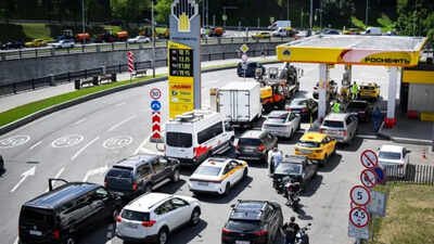 Russians urged to work from home amid fuel crisis