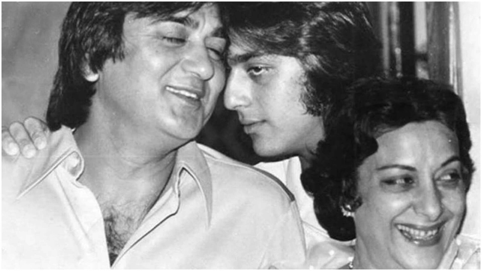 Sanjay Dutt with his parents