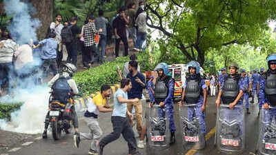 File photo: Pellet gun use during jantar mantar protest Supreme Court: No blanket ban on use of pellet guns for crowd control