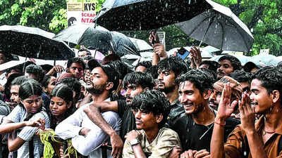 Supporters gather at CJP’s camping site at Jantar Mantar on Tuesday SC reluctant to take up PIL on paper leaks; asks what and how much can courts do