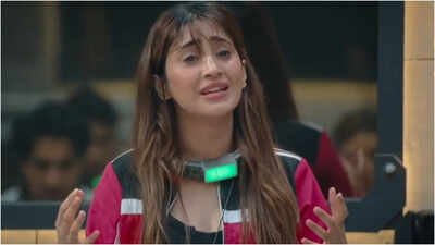 Yeh Rishta Kya Kehlata Hai's Shivangi Joshi breaks down, reveals childhood molestation by her 'Mama ji': says 'Mujhe Pakadne Lage…'