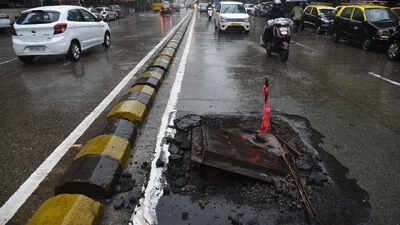 The deceased, identified as Aslam Sheikh, allegedly stepped into an uncovered manhole. (File photo used for representational purpose) Another tragedy in Mumbai: Man falls into open manhole during civic work, dies