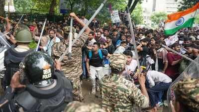 The march witnessed repeated clashes with police after protesters tried to breach barricades despite prohibitory orders under Section 163 of the Bharatiya Nagarik Suraksha Sanhita (BNSS). CJP's 'Sansad Chalo': Young woman injured in police action on ventilator at RML Hospital; sit-in enters day 2