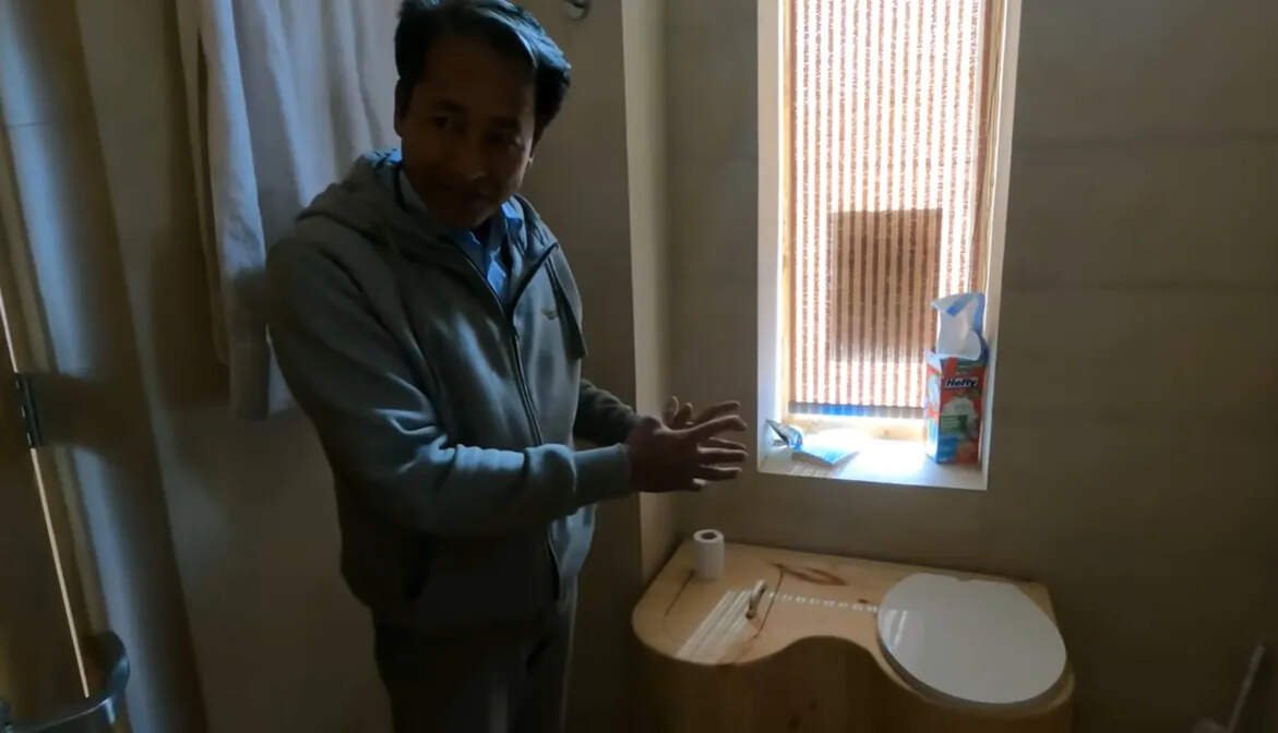 The-washroom-is-made-using-traditional-technology-which-converts-the-waste-into-a-fertilizer.