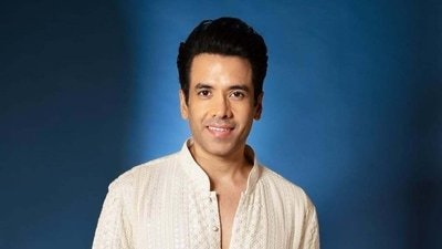 Tusshar Kapoor weighs in on the entourage cost debate. Tusshar Kapoor weighs in on the entourage cost debate.