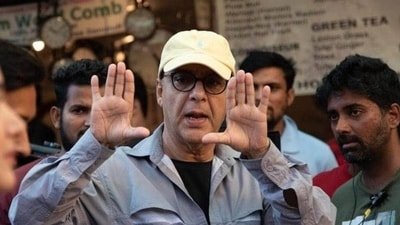 Mumbai real estate: Filmmaker Vidhu Vinod Chopra, also known as Vinod Dinanath Chopra, purchased a luxury apartment in Mumbai's Bandra (West) from film-maker Rakeysh Mehra's firm for ₹7.75 crore. (HT Photo ) Mumbai real estate: Filmmaker Vidhu Vinod Chopra, also known as Vinod Dinanath Chopra, purchased a luxury apartment in Mumbai's Bandra (West) from film-maker Rakeysh Mehra's firm for ₹7.75 crore. (HT Photo )