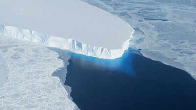 Warm ocean water is melting a giant Antarctic glacier from below. Scientists want to stop it with an 80km underwater curtain