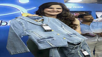 Mumbai: Bollywood actor Zareen Khan during an event, in Mumbai. (PTI Photo)(PTI07_13_2026_000317B) 'Hadd mein rehna, faltugiri nahi karna mere saath': Zareen Khan shuts down paparazzi's inappropriate 'try the dress' remark with a fierce warning - Watch