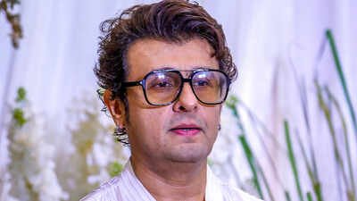 'I was a romantic guy, I wanted to': Sonu Nigam on skipping college, girlfriends and affairs to focus on singing career, shares father's advice that changed his life 'I was a romantic guy, I wanted to': Sonu Nigam on skipping college, girlfriends and affairs to focus on singing career, shares father's advice that changed his life