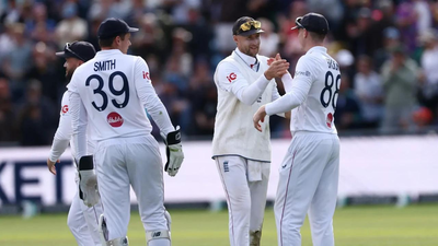 England crush Pakistan inside three days (Agency Image) Joe Root’s captaincy return begins in style as England crush Pakistan by innings and 103 runs in 1st Test