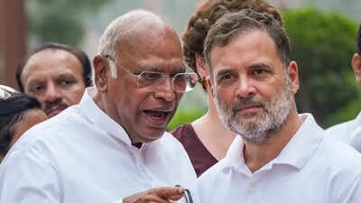 BJP demanded replies from Congress’ Mallikarjun Kharge and Rahul Gandhi on Congress functionaries' claim about money was exchanged for ministerial berths BJP picks audio clip to target Cong over Karnataka ‘cabinet berths’