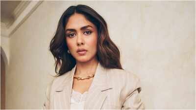 'Bro relax': Mrunal Thakur SLAMS DATING speculation with Yashasvi Jaiswal following viral cafe video
