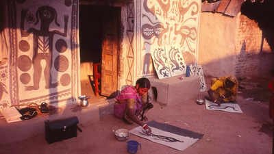 Sohrai-Khovar, an ancient women-led art tradition from Jharkhand (Image: TWAC) The women who paint Jharkhand: Sohrai-Khovar's journey from ritual to global gallery