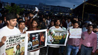 Talks fail to break deadlock, Jharkhand job aspirants set to gherao state assembly; JPSC members quit