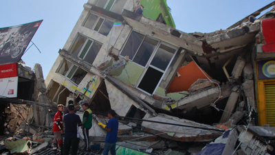 132 dead, hospitals damaged, flights disrupted in Colombia quake Colombia earthquake: Over 2000 missing, hospitals, schools hit as 21 aftershocks follow - top developments