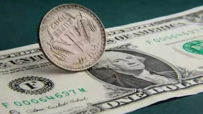Rupee falls 17 paise to 95.59 against US dollar as FCNR swap deadline weighs down sentiment