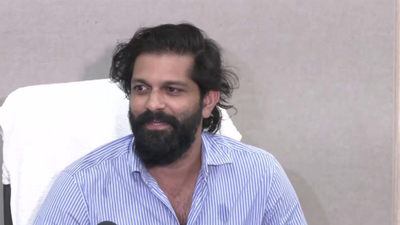 MNS leader Amit Thackeray warns auto drivers over Hindi use 'If they speak Hindi, we'll beat them up': MNS warns auto drivers, takes shot at CM Fadnavis