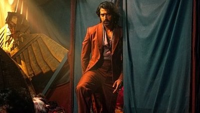 Akshay Oberoi plays a gangster named Tony in Geetu Mohandas' Toxic. Akshay Oberoi plays a gangster named Tony in Geetu Mohandas' Toxic.