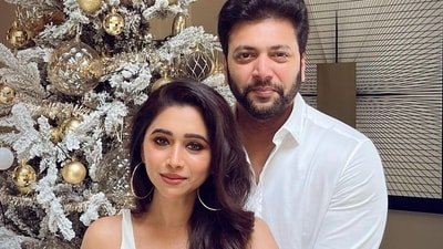 Aarti Ravi and Ravi Mohan were married for 15 years and have 2 sons. Aarti Ravi and Ravi Mohan were married for 15 years and have 2 sons.