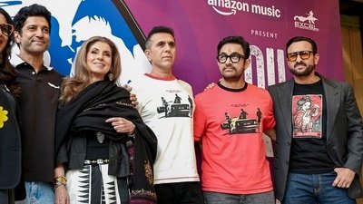 Actors Sonali Kulkarni, left, Dimple Kapadia, third left, Aamir Khan, second right, Saif Ali Khan, right, film producer Ritesh Sidhwani, centre, actor, filmmaker and singer Farhan Akhtar, second left, during the 25th anniversary of the film Dil Chahta Hai, in Mumbai, Maharashtra, Friday, Aug. 28, 2026. (PTI Photo)(PTI08_28_2026_000411B) (PTI) Actors Sonali Kulkarni, left, Dimple Kapadia, third left, Aamir Khan, second right, Saif Ali Khan, right, film producer Ritesh Sidhwani, centre, actor, filmmaker and singer Farhan Akhtar, second left, during the 25th anniversary of the film Dil Chahta Hai, in Mumbai, Maharashtra, Friday, Aug. 28, 2026. (PTI Photo)(PTI08_28_2026_000411B) (PTI)