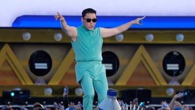 Fireworks at Psy's concert halt nearby baseball game for 19 minutes