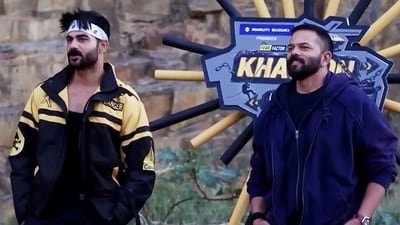 Vishal Aditya Singh becomes first contestant to be eliminated after snake stunt in Rohit Shetty's Khatron Ke Khiladi 15. (Colors TV) Vishal Aditya Singh becomes first contestant to be eliminated after snake stunt in Rohit Shetty's Khatron Ke Khiladi 15. (Colors TV)