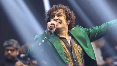 Sonu Nigam spoke about the use of auto-tune in music. Sonu Nigam spoke about the use of auto-tune in music.
