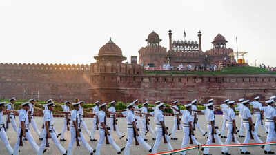 A bomb threat email was received at the Delhi High Court on Friday morning. ‘Lal Qila ta nishana hove ga’: Delhi HC bomb threat ahead of Independence Day mentions khaki-clad attackers