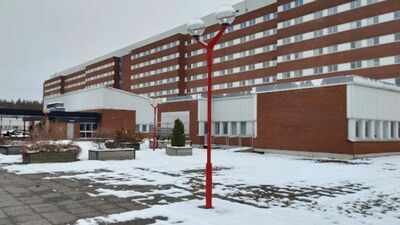 According to Science Direct, the hospital's annual cooling demand is about 1,000 MWh. A Swedish hospital stores winter snow under wood chips and pumps its meltwater through the building in summer; in its first year it supplied 93% of cooling demand