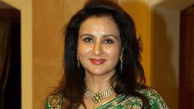 Actress Poonam Dhillon hospitalised at Mumbai’s Lilavati Hospital, CINTAA president diagnosed with Dengue Poonam Dhillon admitted to Mumbai's Lilavati Hospital, CINTAA president diagnosed with Dengue