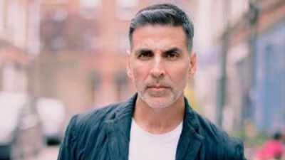 Akshay Kumar removes shoes before holding National Flag during Independence Day 2026 celebration with Tiger Shroff, netizens praise his gesture - Watch Akshay Kumar removes shoes before holding National Flag during Independence Day 2026 celebration with Tiger Shroff, netizens praise his gesture - Watch