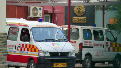 There are around 3,000 ambulances and 1,000 patrol vehicles and cranes each covering nearly 50,000 km of highways under the NHAI NHAI tightens norms: Rs 10,000 fine if its ambulances fail to reach crash site in 10 minutes