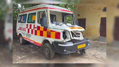 Ambulance with patient stranded for 50 minutes in Ghaziabad after crash with kanwar trolley