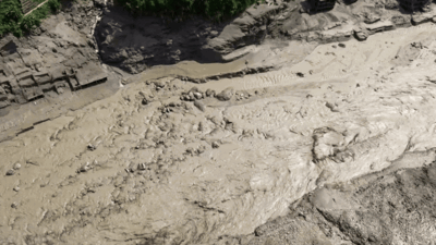 Nepal flood leaves 384 travellers missing Nepal floods: Over 100 Indians missing; MEA issues helpline numbers