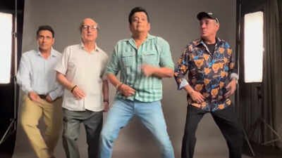 Anupam Kher, Boman Irani recreate Ravi Kishan's viral dance step as he joins 'Khosla Ka Ghosla 2' cast: 'Ma Bratharrr' Anupam Kher, Boman Irani recreate Ravi Kishan’s viral dance step as he joins ‘Khosla Ka Ghosla 2’ cast: 'Ma Bratharrr'